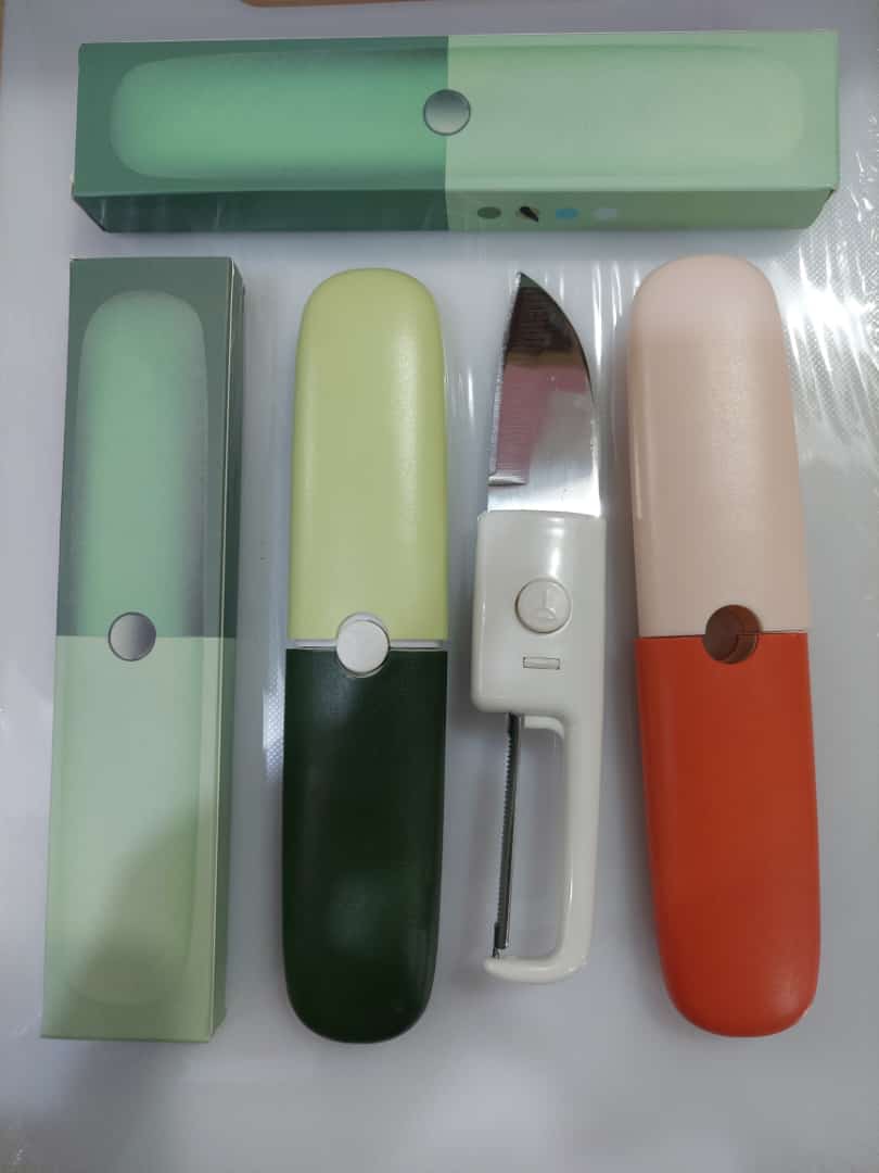 Stainless Steel 2-in-1 Fruit Cutting Knife with Peeler (Random Color)