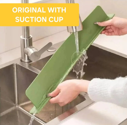 Silicone Sink Splash Guard – Anti-Spill Faucet Stopper & Oil-Proof Water Baffle Plate with Suction Cups (Random Colour)